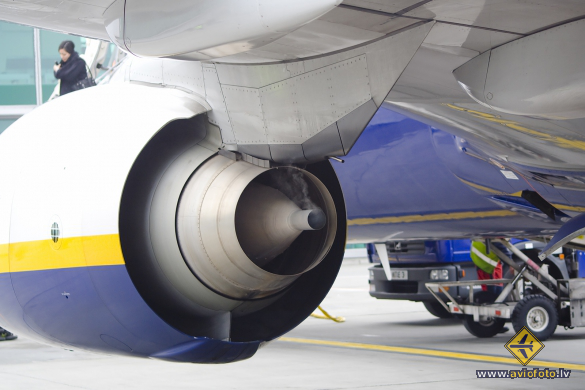 Boeing 737-8AS