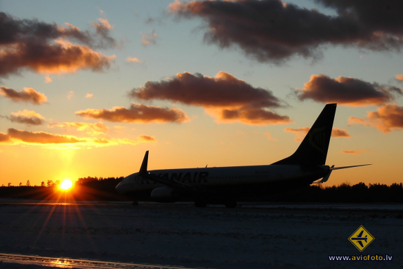 Boeing 737-8AS