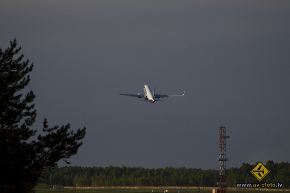 Boeing 737-8AS