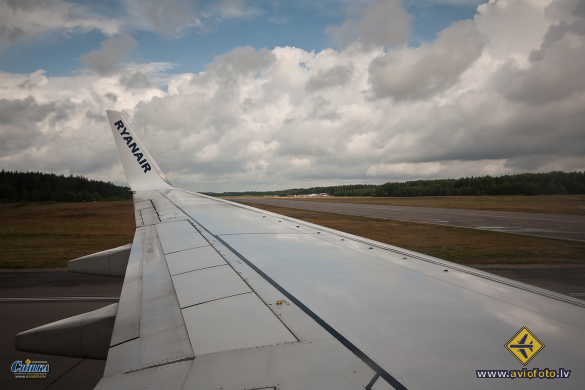 Boeing 737-8AS