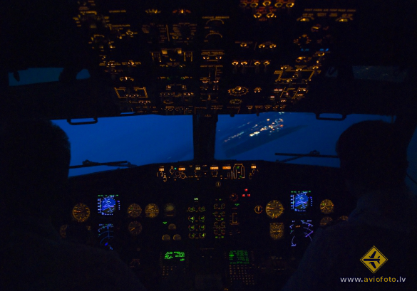 Boeing 737-548