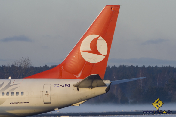 Boeing 737-8F2