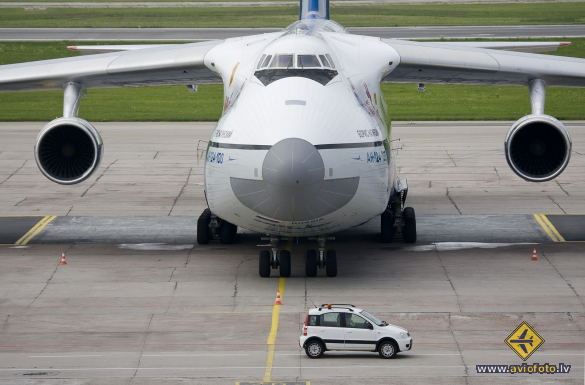Antonov An-124-100 Ruslan