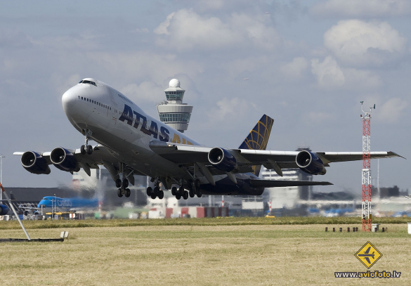 Boeing 747-2D7B(SF)