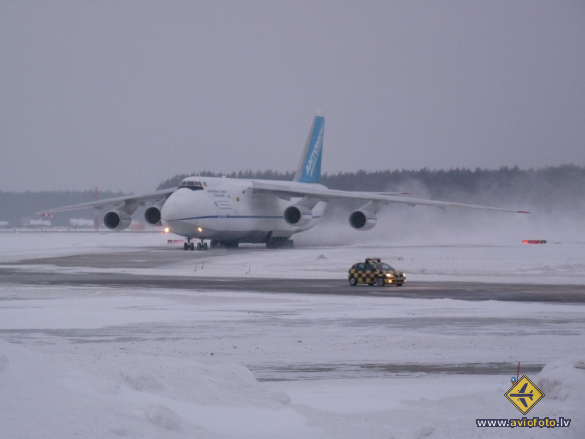 Antonov An-124-100 Ruslan