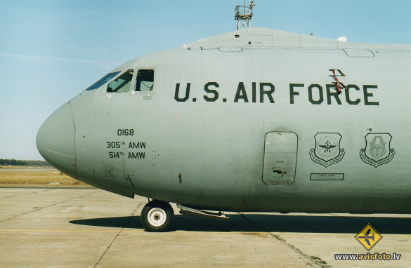 Lockheed C-141A Starlifter (L-300)