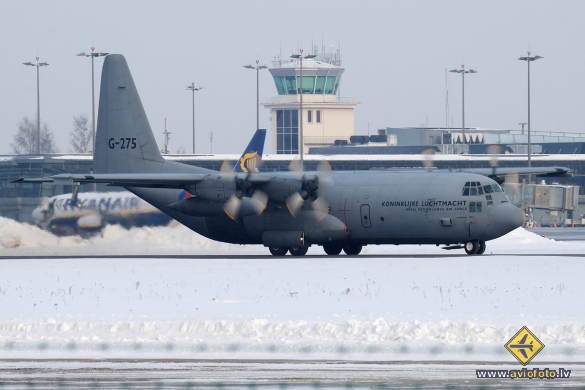 Lockheed C-130H-30 Hercules (L-382)
