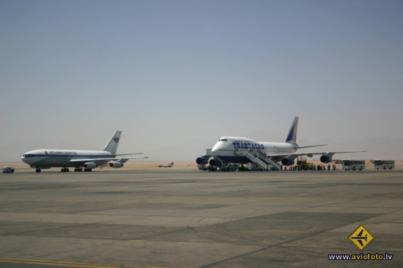 Boeing 747-346