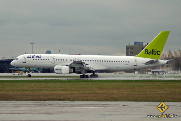 Boeing 757-256