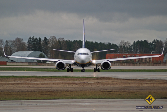 Boeing 737-8AS
