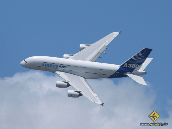 Airbus A380-841