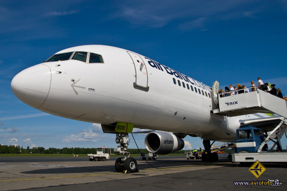 Boeing 757-256