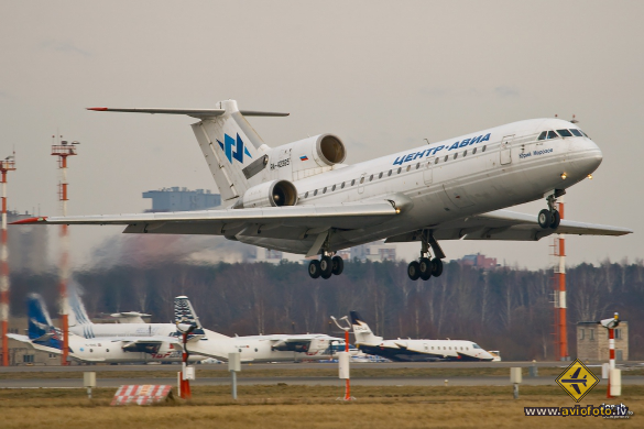 Yakovlev Yak-42D