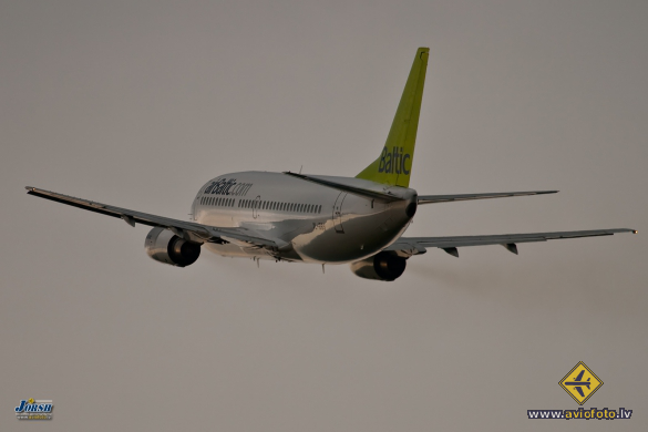 Boeing 737-31S