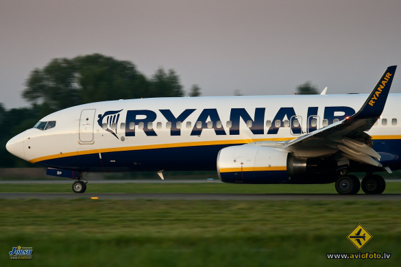 Boeing 737-8AS