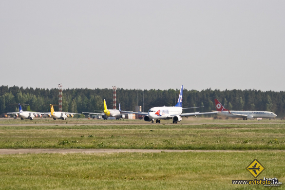 Boeing 737-86Q