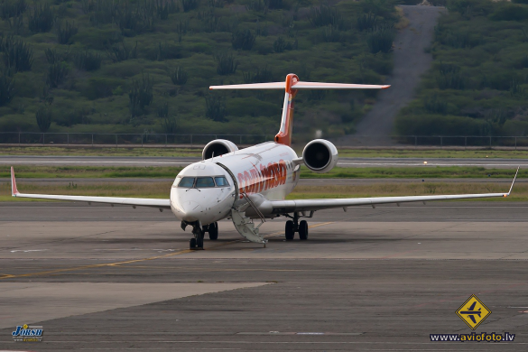 Bombardier CRJ-701ER (CL-600-2C10)