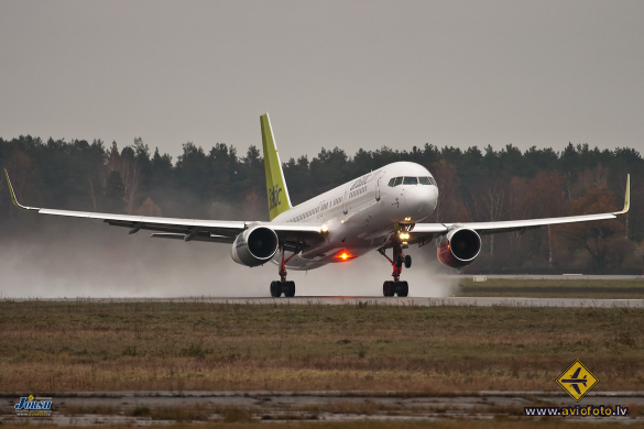 Boeing 757-256