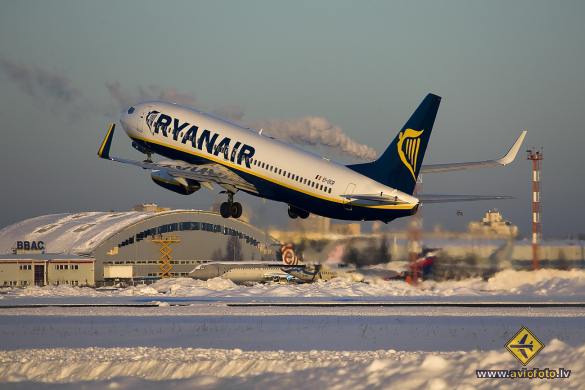Boeing 737-8AS