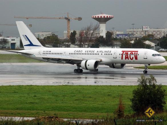 Boeing 757-2Q8