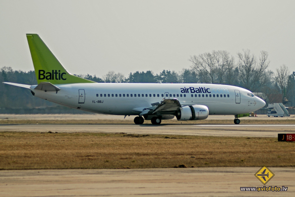 Boeing 737-36Q