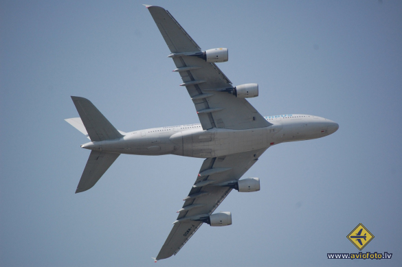 Airbus A380-841