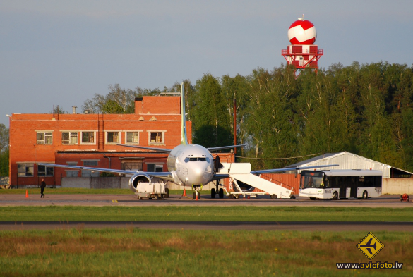 Boeing 737-31S