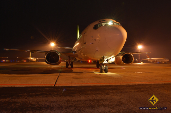 Boeing 737-505