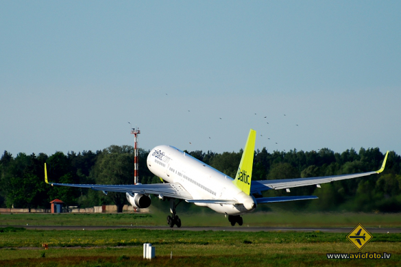 Boeing 757-256