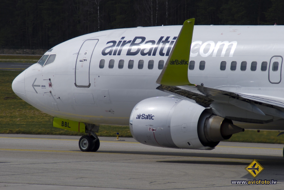 Boeing 737-33V