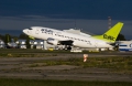 Boeing 737-548