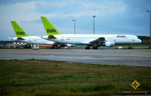 Boeing 757-256