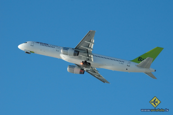 Boeing 757-256