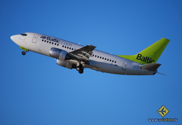 Boeing 737-548