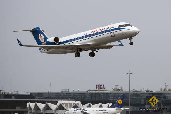 Bombardier CRJ-100ER (CL-600-2B19)