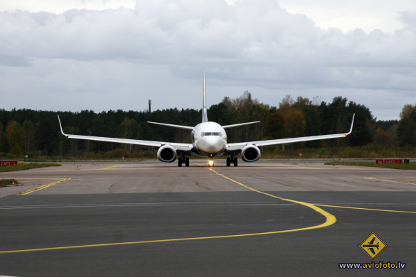 Boeing 737-8AS