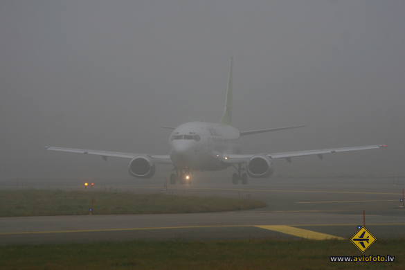 Boeing 737-31S