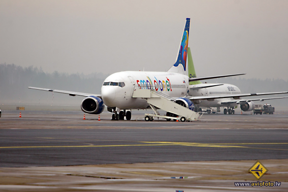 Boeing 737-322