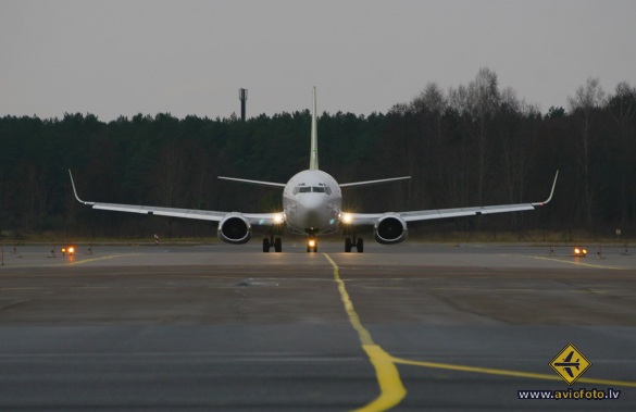 Boeing 737-33V