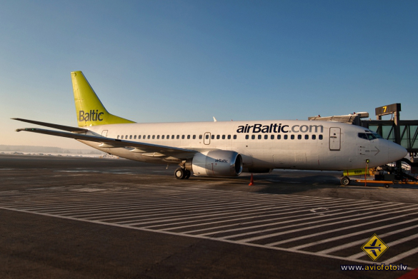 Boeing 737-31S