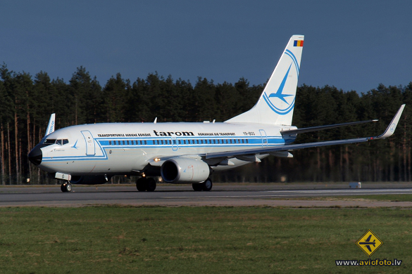 Boeing 737-78J