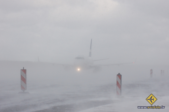 Embraer 170STD (ERJ-170-100STD)