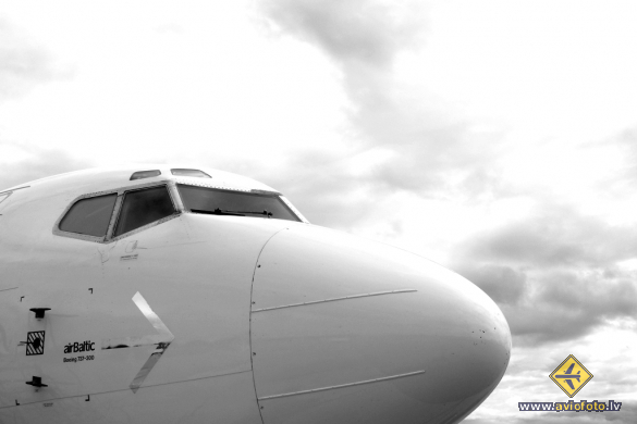 Boeing 737-33V