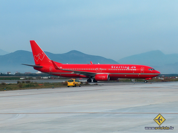 Boeing 737-8BK
