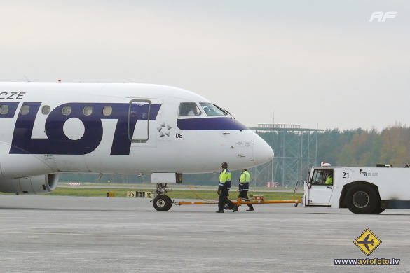 Embraer 170STD (ERJ-170-100STD)