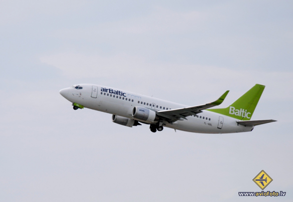 Boeing 737-33V