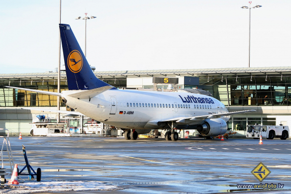 Boeing 737-530