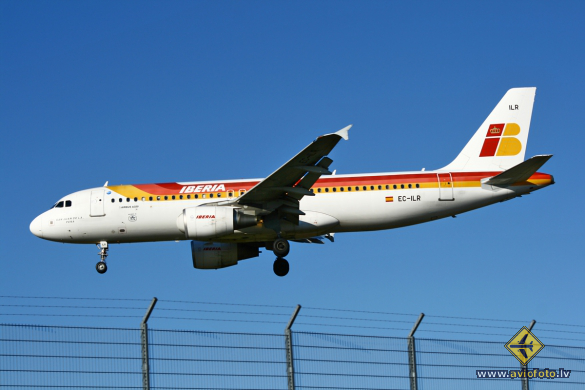 Airbus A320-214