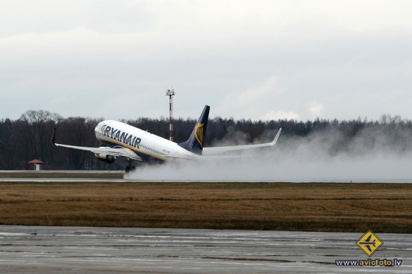 Boeing 737-8AS