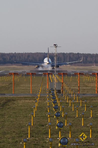 Boeing 737-8AS